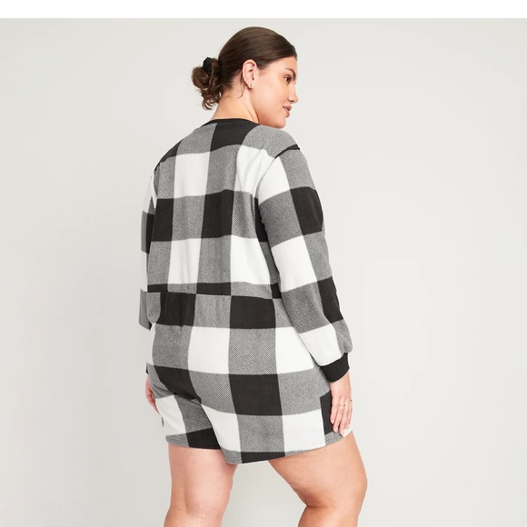 NWT OLD NAVY Fleece Henley Pajama Romper -- 3.5-inch inseamGray Bear Isle LARGE - Picture 7 of 7